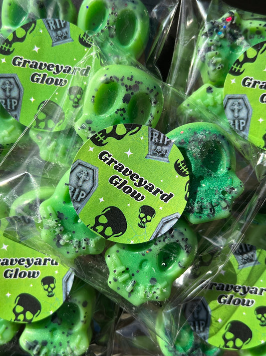 Graveyard Glow Skull Shape Packs 💚💀