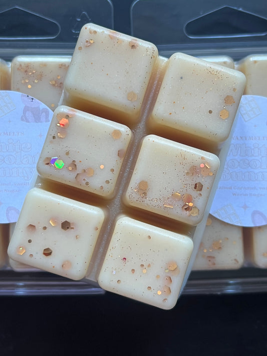 ‘White Chocolate Bunny’ 100g Clamshell